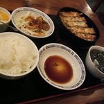 麒麟坊 - 鉄鍋餃子定食