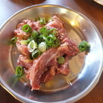 炭火ホルモン壱 - ツラミ（しお）