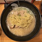 汁そば処ちょぼいち - 縮れ中細麺