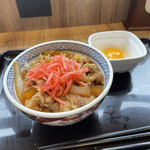 Yoshinoya - 牛丼並盛¥448、生玉子¥96