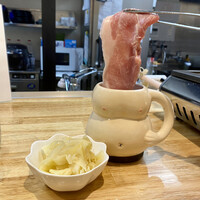 豚焼肉 グルマンズ - つぼ漬けガリロース