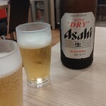 ぎょうざの満洲 - まずは瓶ビール