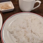 Sumibi Yakiniku Baru Ando Jei Jei Pocchi Higashi Nagasaki Ten - セットのご飯、具無しスープ、漬け物