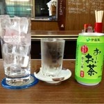 酒場 岩科 - 焼酎と緑茶缶