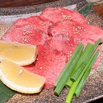 炭火焼肉 ホルモン にく式 - 