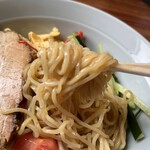 炭火らあぁめんいち - 酸味のある醤油スープによく絡む麺！