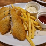 Italian Bar ANCORA - フィッシュ＆チップスも良いおつまみです。