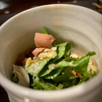 割烹 新多久 - 冬のうちから仕込んでおくナッツと村上のお野菜を合わせてよい箸休め