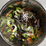 ことぶき - もずくとゴーヤと人参を小麦粉にまぶして