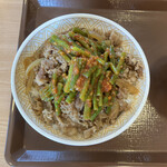 Sukiya - ニンニクの芽牛丼