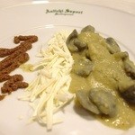 アンティキサポーリ - 焦がし小麦の自家製オレキエッテ チチェルキアのピューレとリコッタドゥーラ