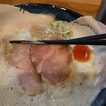 麺々 結び - チャーシュー