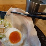 麺々 結び - チャーシュー