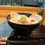 麺々 結び - 横から