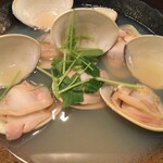 Steamed ground clam with sake
