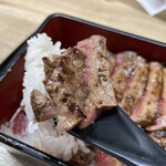 肉の丸一 - サーロインステーキ重（税込 1,404円）評価＝◯