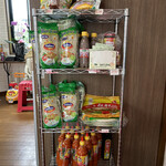 GIA DINH - 店内ではベトナム食材の販売も。