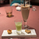 モノリス - 11.アイスカフェオレ、お茶菓子
      ・ピーカンナッツのフィナンシェ
      ・バナナケーキ
      ・メロンのスープ