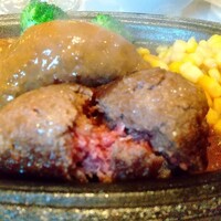 大井町銭場精肉店 - 中はこんな感じ