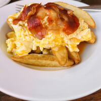 バル デ エスパーニャ ムイ 東京店 - ポテトフライと半熟卵