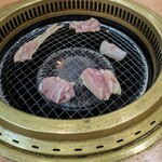 ドライブイン鳥 - なかなか火が通らないです。