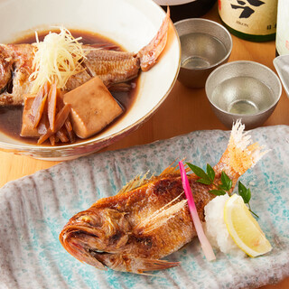 Entertainment and dinner at Nodoguro! Our proud fresh fish is Nodoguro and Hakata Motsu-nabe (Offal hotpot)!