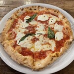 Pizza Riva - マルゲリータコンリコッタ