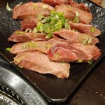 焼肉 ギュービッグ - 