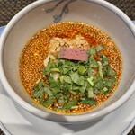 東京チャイニーズ 一凛 - よだれ鶏　上の赤いのが白レバー　これまた美味い