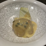 東京チャイニーズ 一凛 - エビマヨ　パッションフルーツをマヨソースに混ぜてあり　絶妙な味付け　初めての感覚