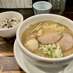 ラーメン専門店 徳川町 如水 - 味噌ラーメン_煮玉子、ひじきごはん(小)