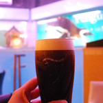 ペンギンのいるダイニングバー沖縄 - ペンギンちゃん見ながらギネスビール꒰✩'ω`ૢ✩꒱