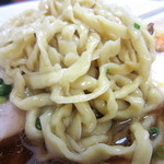 くじら食堂 - 醤油味玉らーめん・２００g　麺アップ