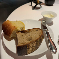 レフェルヴェソンス - じゃがいも入りフォカッチャと古代小麦入りパン