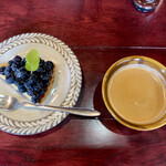 Kominka Kafe Ando Kafe Hanare - ブルーベリーのタルトとホットコーヒー