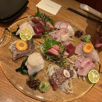 春秋ユラリ 恵比寿 - お刺身盛り合わせ
