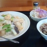 中華摩天楼 - 海鮮丼