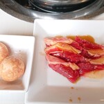焼肉じゅうじゅうカルビ - さつまいもチーズ、とろロース？せせり？