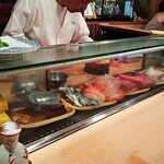 すしやのたい悟 - 手前カウンターは磨いて今の「すしやの大悟」でも使ってます。