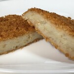 かたばみ精肉店 - コロッケ断面