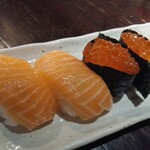 匠ダイニング - サーモン握り会員価格で75円×2貫縛りと軍艦いくら1貫会員価格で115円×2貫縛り