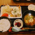 北新地 鳥屋 - 令和5年7月
チキン南蛮と選べる麺定食 税込900円
チキン南蛮、あっさりラーメン、一品小鉢、サラダ、ご飯、漬けもの