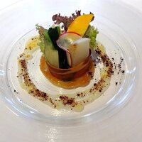 リストランテKubotsu - 空飛ぶ玉葱と旬野菜のサラダ仕立て　田﨑さんの天草晩柑のアクセント（2023.6）