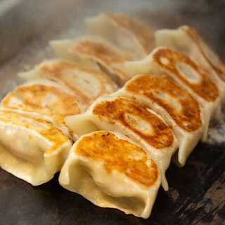 あご出汁餃子・ゆでタン さんじ_1