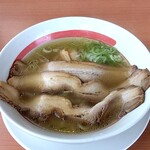 幸楽苑 - 「しおらーめんプレミアム✨」着丼＼(^o^)／　メニュー写真とほぼ同じ(笑)お顔で登場❗