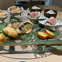 御料理 ふじ田 - 根室ギンポとナスの挟み焼き、鴨ロースとイチジクの包み、レモン味のさつまいも、タコなど