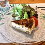 小さな洋食屋さん プティ リジエール - サラダとキッシュ