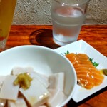 Yaki Miso Ramen Yadoya - タコブツ刺 400円、グラスビール 400円