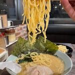 Yokohama Ie Keira-Men Kon Shin Ya - 醤油ラーメン　780円　+　麺大盛り　100円