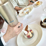 ベラ・ルーサ - 白ワインのエスプーマ。アルコールを飛ばした酸味のあるきめ細やかな泡のソース